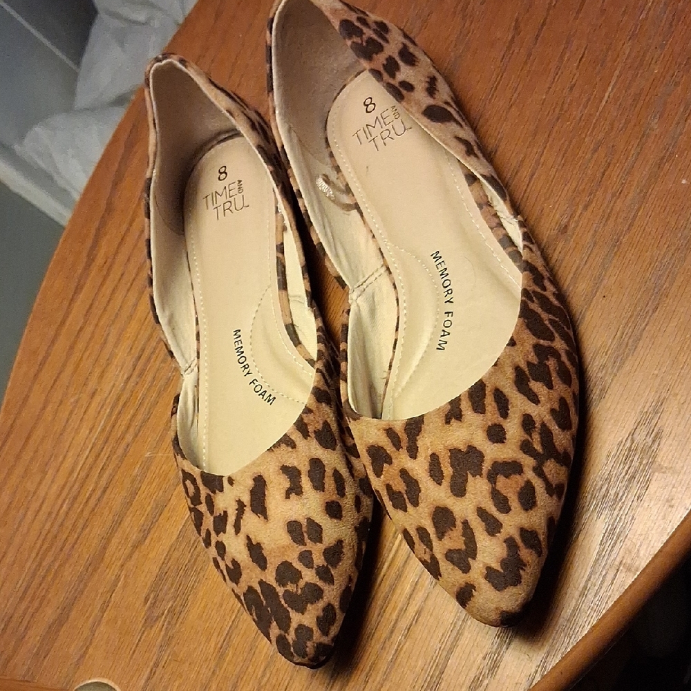 Time and Tru Brown Leopard Women's Flats